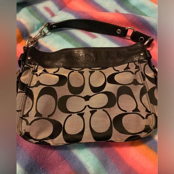 Authentic Coach Purse. - Picture 1 of 3